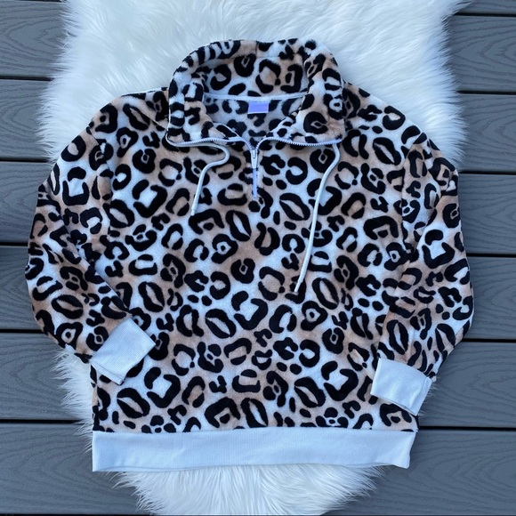 Fleece Cheetah Lounge Set - Picture 6 of 7